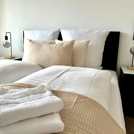 Bonnystay Rheinfelden - 6 Personen - Kueche - Parkplatz - Terrasse דירה